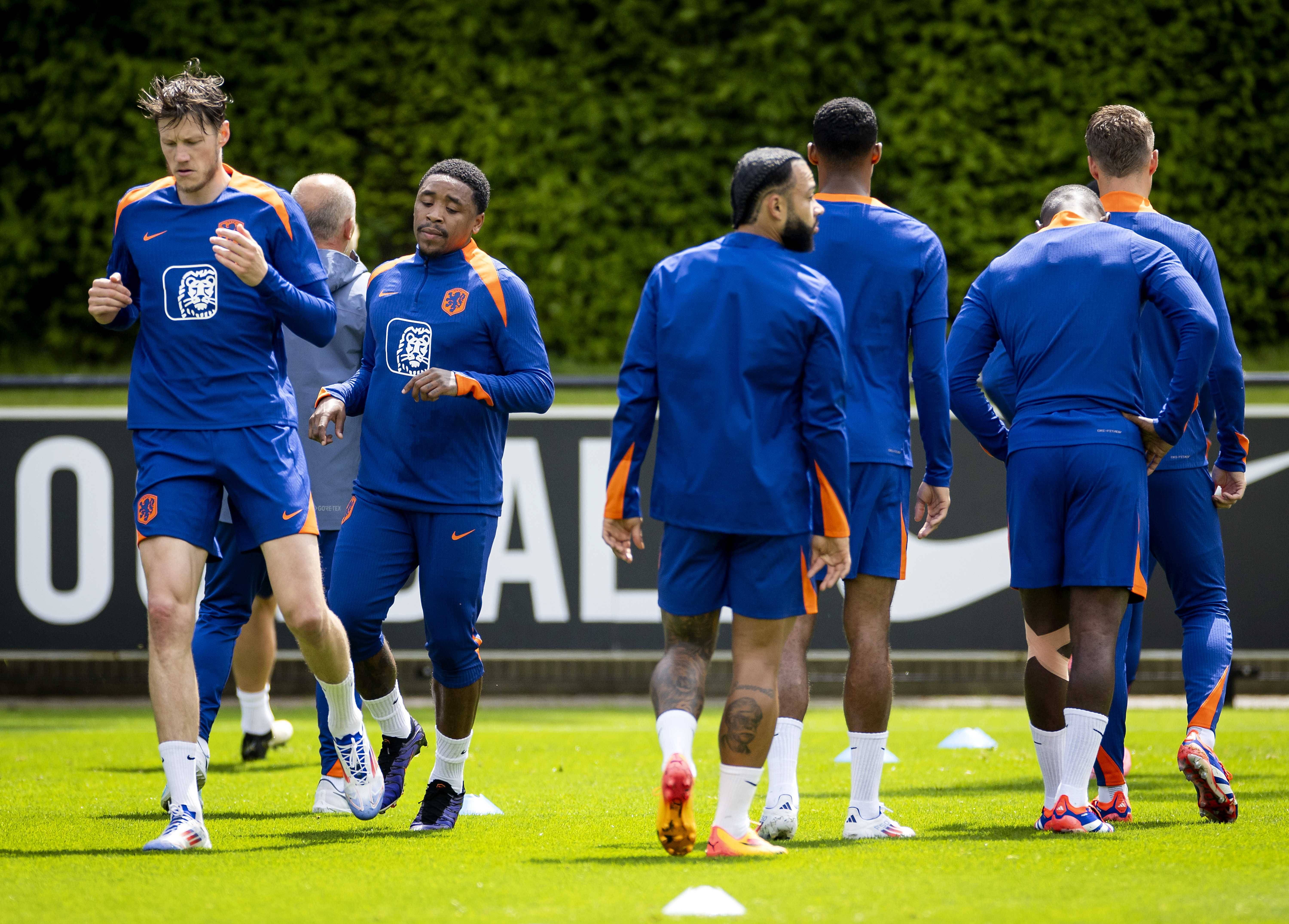 欧洲足球预选赛：比利时战平荷兰，出线形势紧张