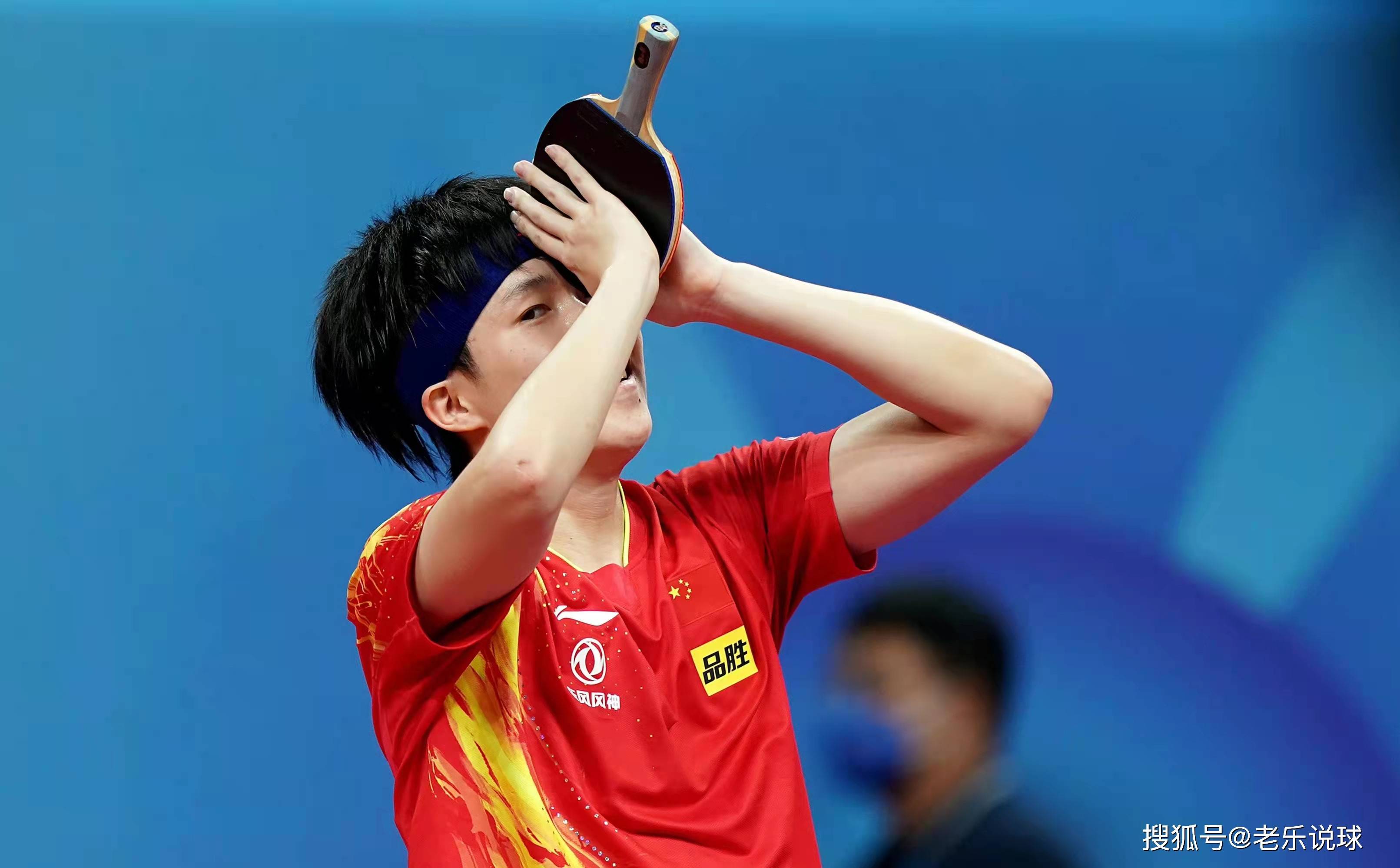 FLY碾压MAD，Hanssama成为全场焦点淘汰赛2:0（成都）