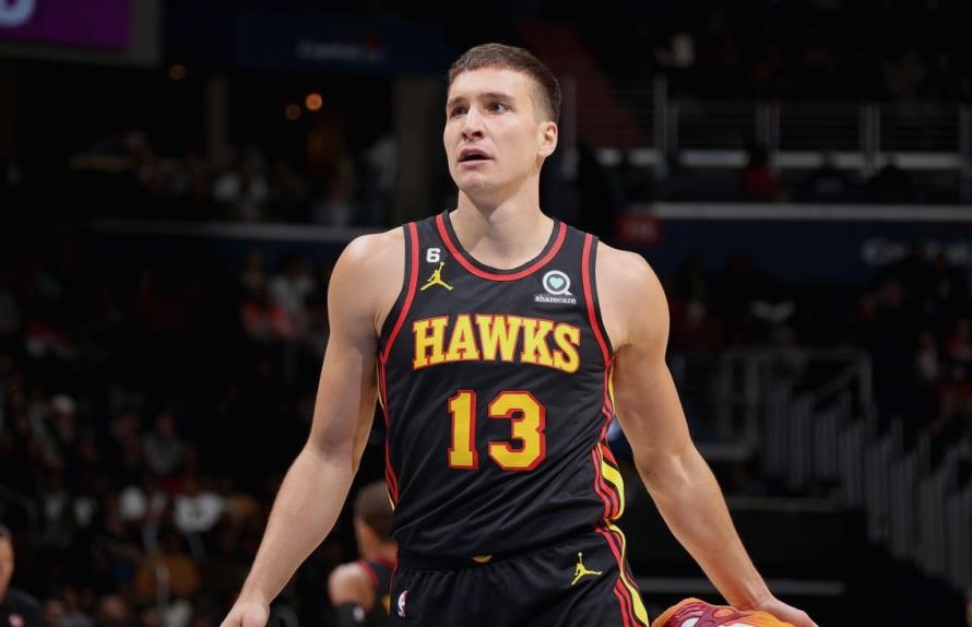 马刺客场大胜老鹰取得三连胜 马刺客场大胜老鹰取得三连胜