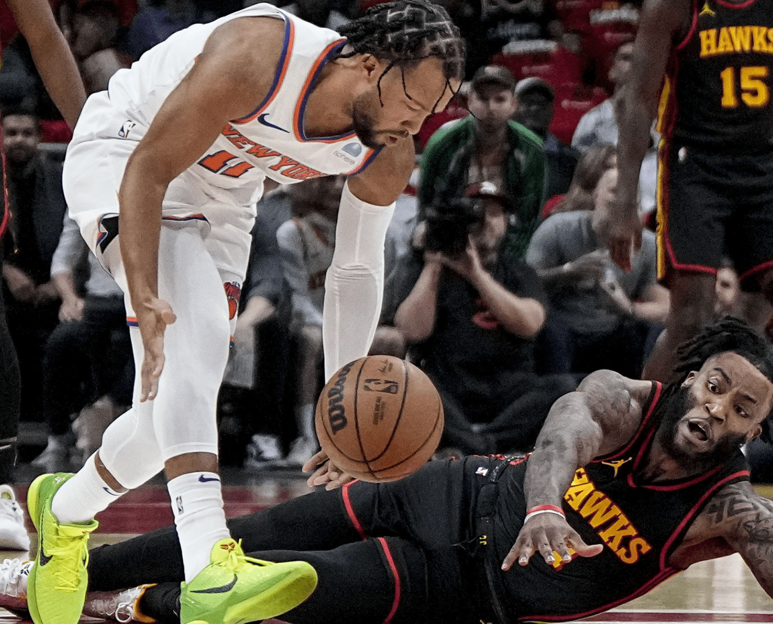 老鹰主场不敌步行者,陷入两连败的简单介绍 老鹰主场不敌步行者,陷入两连败的简单介绍