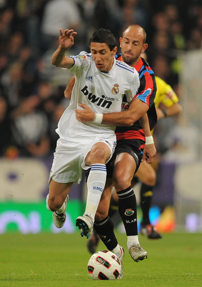 英格兰鏖战皇马,迪马利亚送出助攻 英格兰鏖战皇马,迪马利亚送出助攻