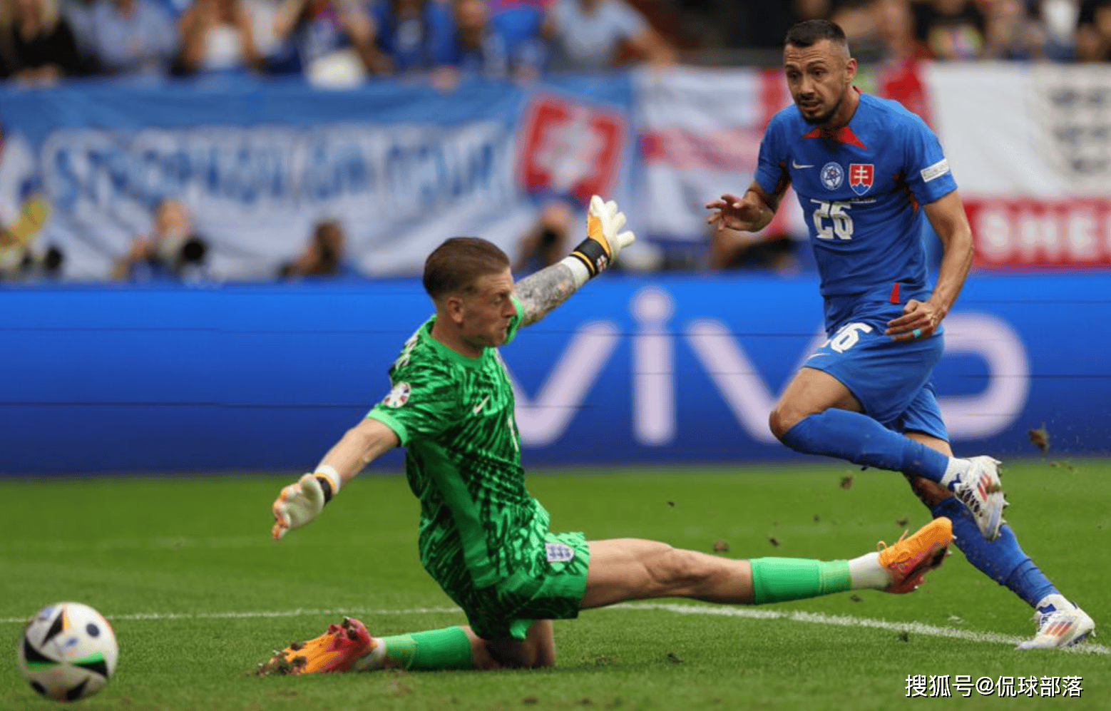 韩国队翻盘英格兰队,奥恰洛夫高光表现 韩国队翻盘英格兰队,奥恰洛夫高光表现
