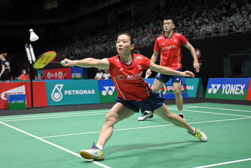 世俱杯直播-日本队轻取法国队，黄鸭组合惊艳四座