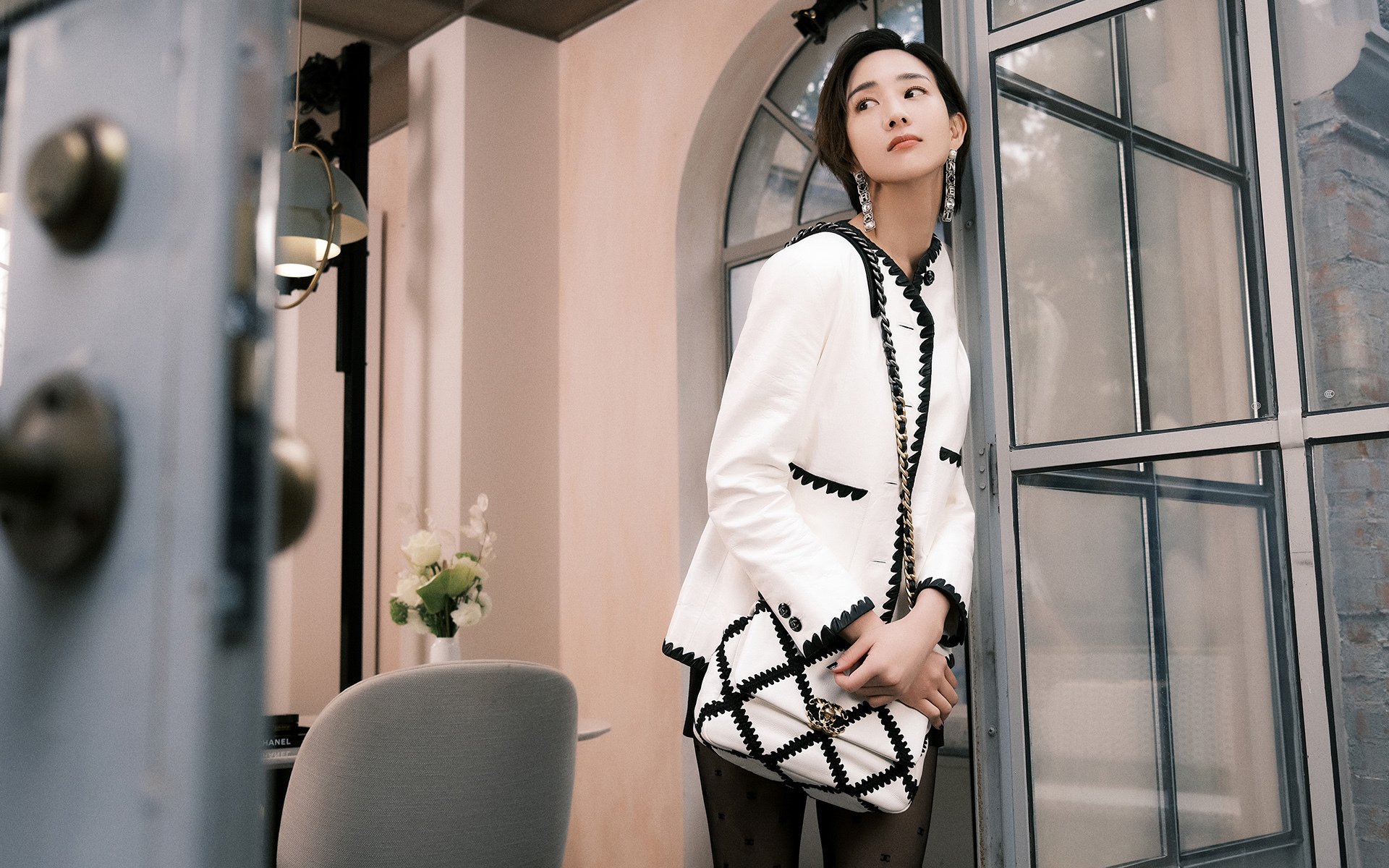 当冰封王座苏醒，保罗爆发引领新疆狂风骤雨，76人防线崩塌记