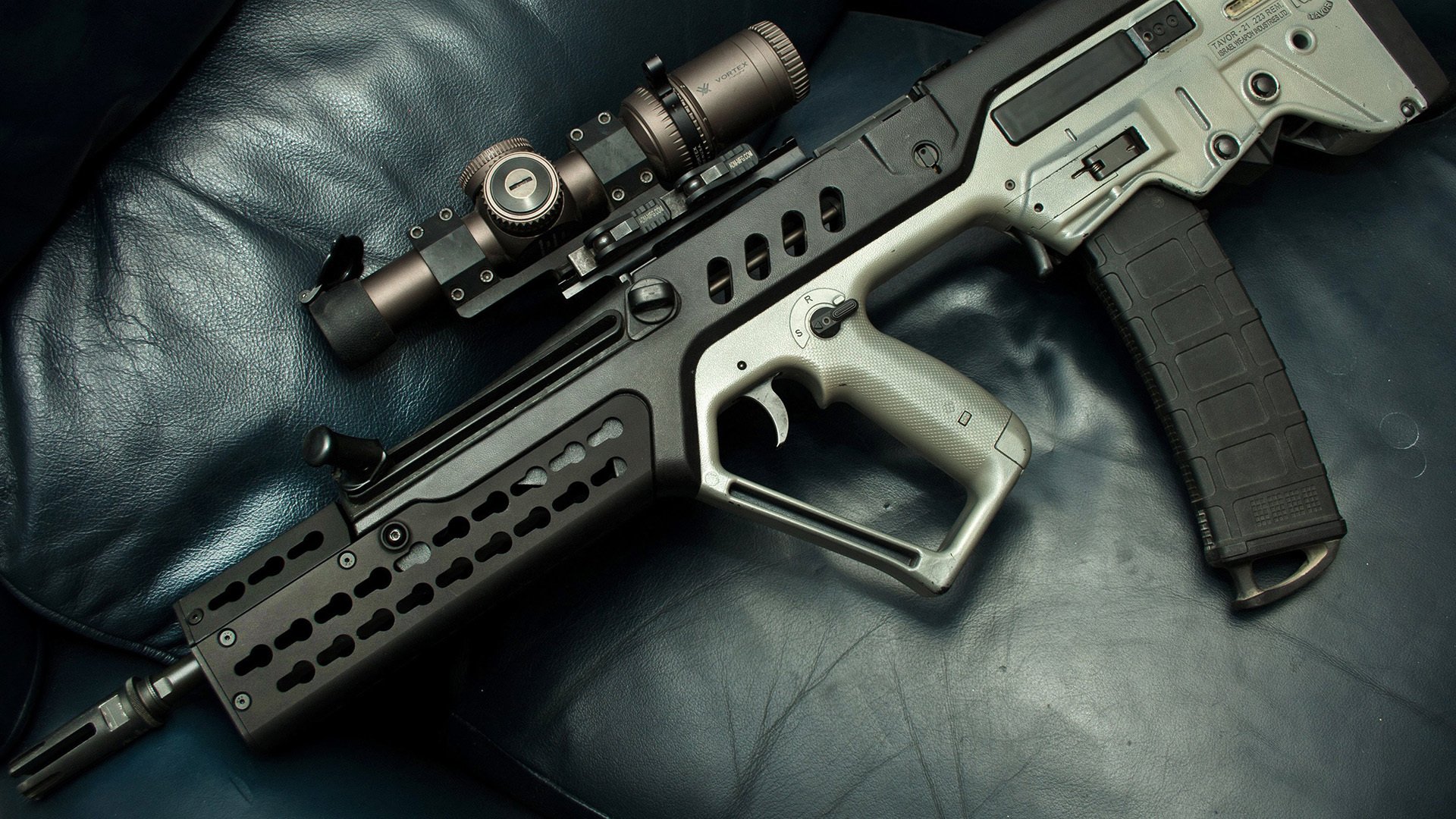 剑指巅峰，乔治封神之夜，年度焦点之战的永恒回响