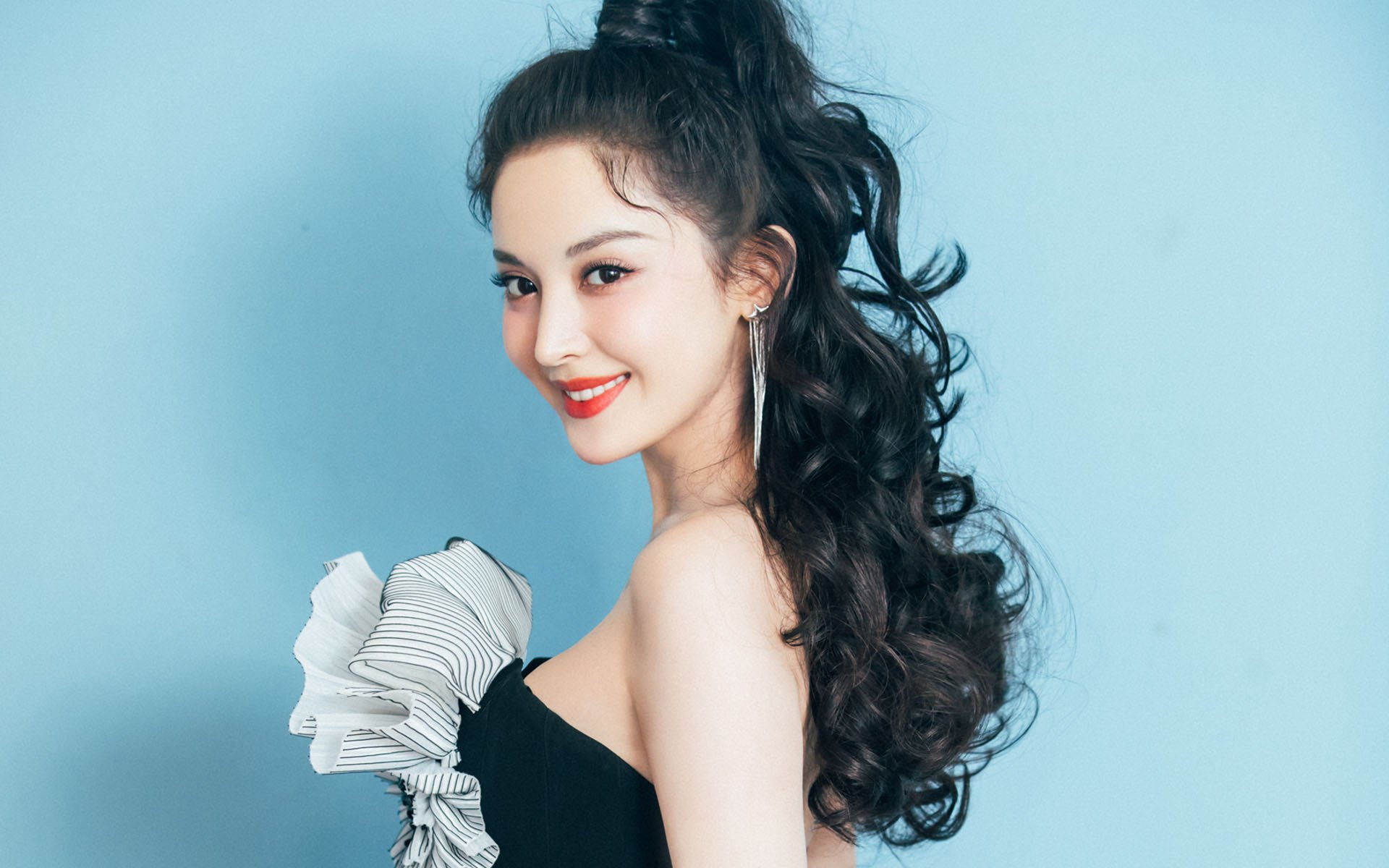 曼城对阵曼联,奥斯梅恩的攻防转换核心之战